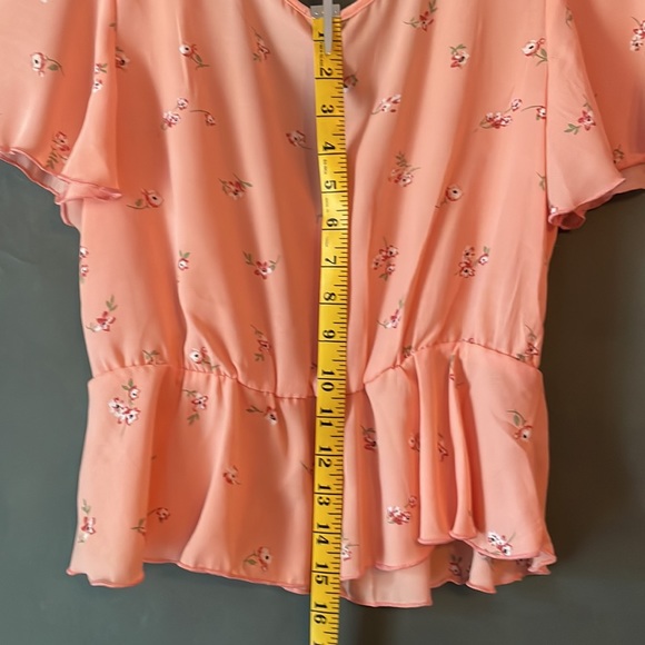 Love Tree - NWT Papaya Flutter Sleeve Crop Top - Picture 5 of 6